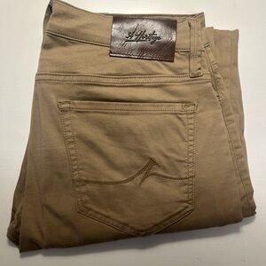 34 Heritage Khaki Mid-Rise Straight Leg Pants